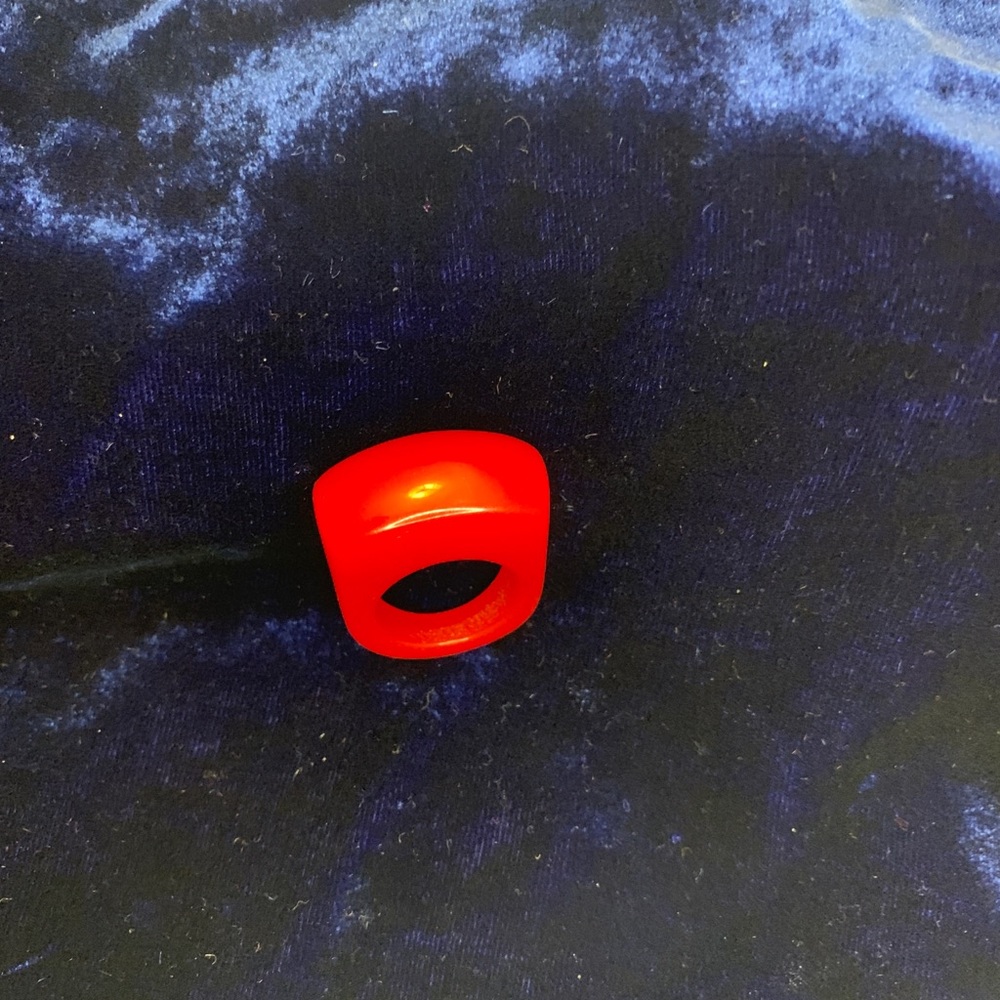 Ring- red acrylic - Picture 2 of 2